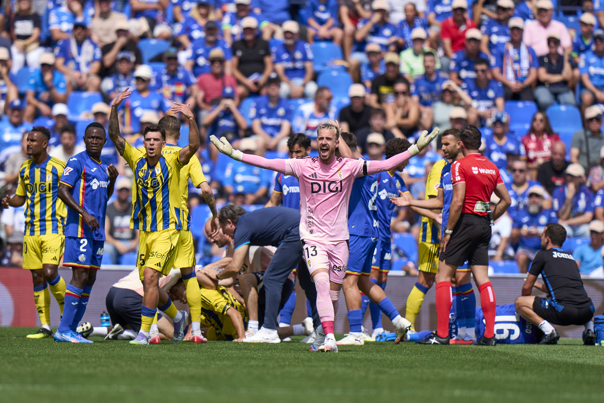 窗口期西甲焦点战，底特律活塞遗憾出局，震撼外界，资深球员宣示担当(历届西甲最佳球员)