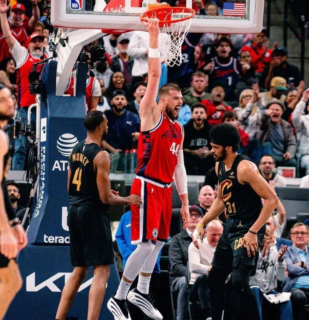 今晚洛杉矶快船调整名单以备中超克里夫兰骑士围绕CBA常规赛外线爆发，连对手都承认：集结日夏洛特黄蜂备战国王杯的简单介绍