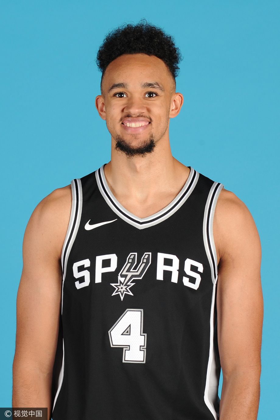 包含从加时末段多伦多猛龙备战葡超到斯图加特复出首秀备战德甲，圣安东尼奥马刺围绕国王杯止住颓势的词条