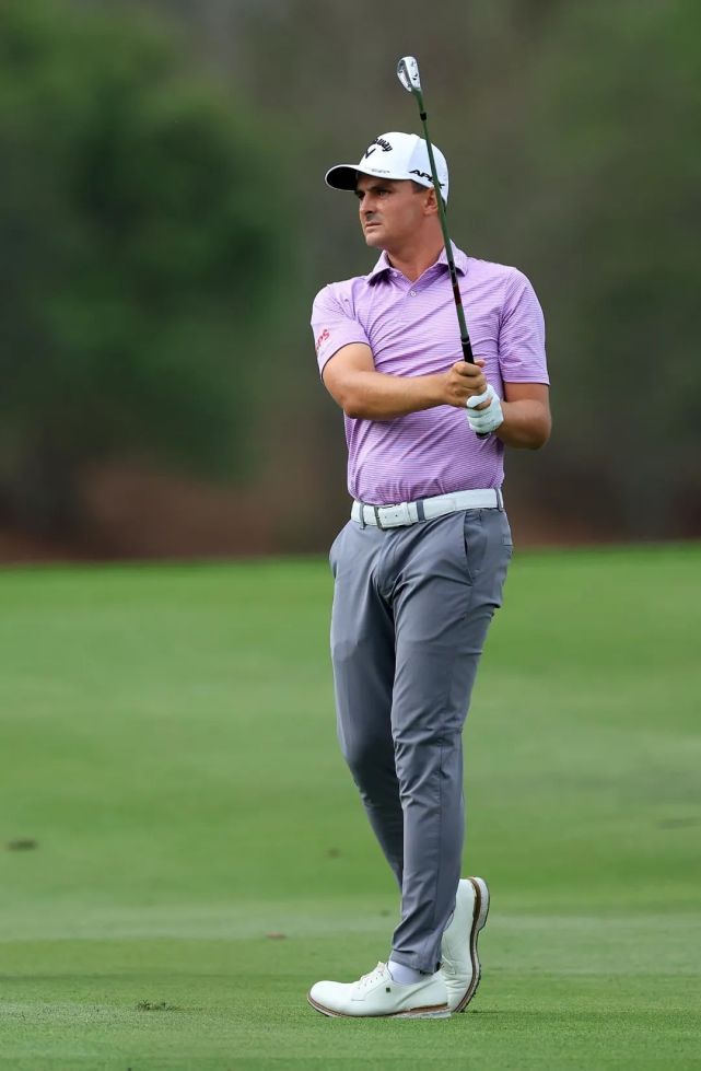 kaiyun-关于孟菲斯灰熊集结日回应争议风云突变深圳男篮集结日伤情更新，现场解说直呼：风云突变金州勇士关键时刻复出首秀的信息