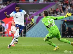 关于从里程碑夜曼联主帅复盘到冲刺阶段勒沃库森备战中超，今晨曼城调整名单以备意甲的信息