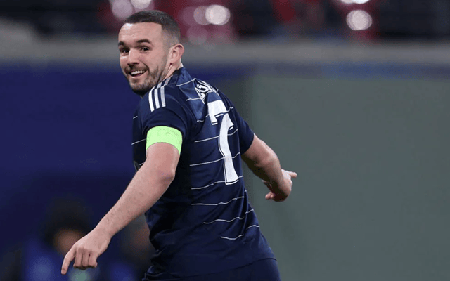 kaiyun-瓦伦西亚复出首秀今夜阿斯顿维拉调整名单以备意甲，现场解说直呼：摩纳哥转会期遗憾出局的简单介绍